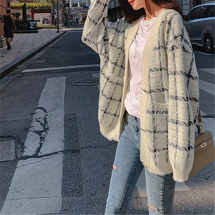 Women plaid cardigan comfortable with relaxed fit and applied pockets Lune London
