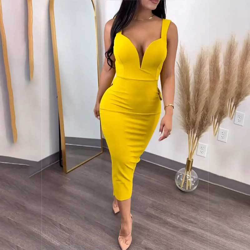 Robe de soirée élégante pour femmes avec décolleté en V profond et coupe ajustée Chic & Stil