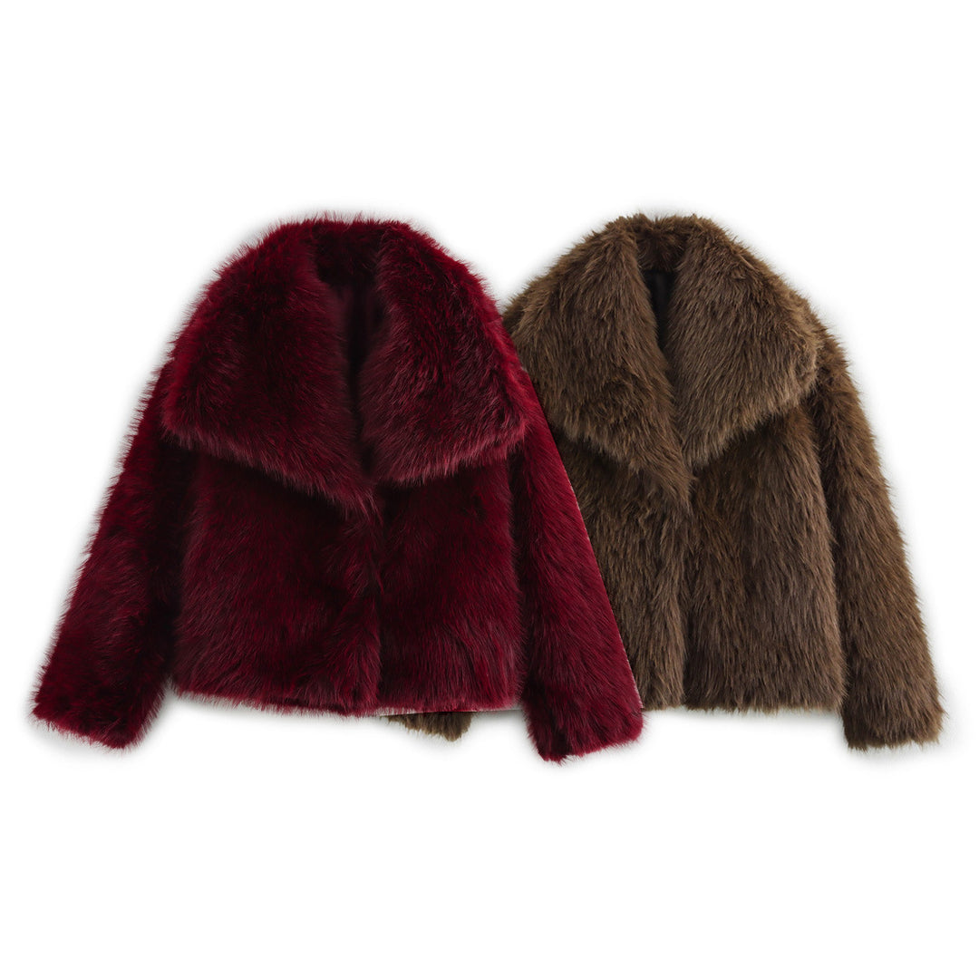 Faux fur jacket for women with wide collar and luxurious look Lune London