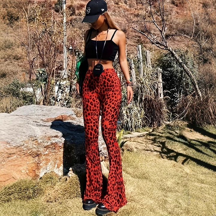 Flared leggings for women with a trendy leopard pattern Lune London
