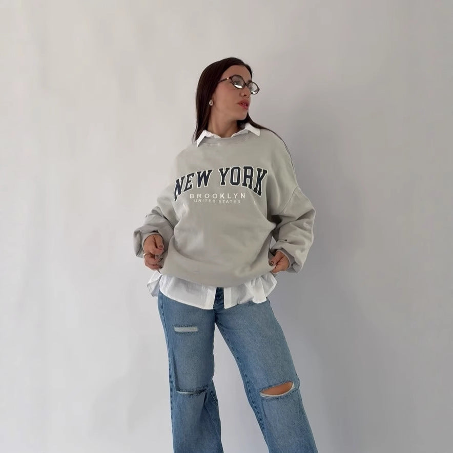 Women casual sweatshirt with creative New York print and oversized fit Lune London