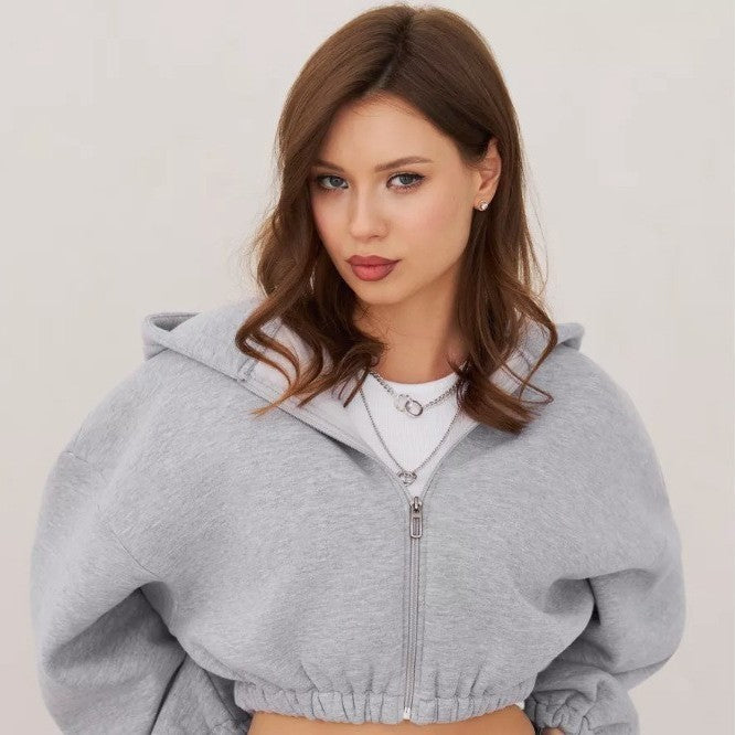 Women's cropped hoodie jacket with full zip and casual fit Chic & Stil