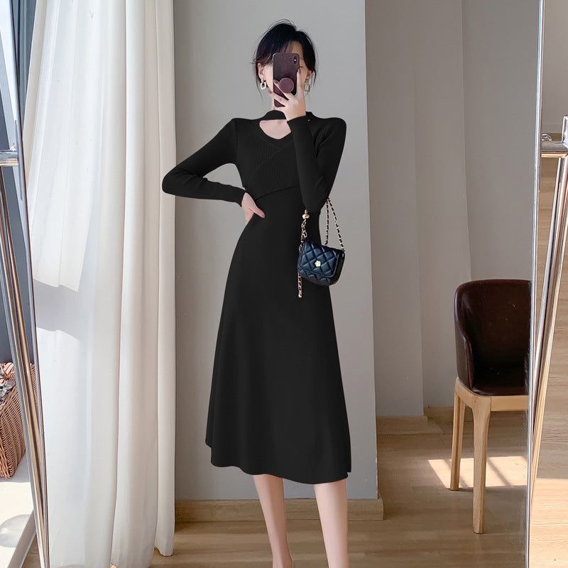 Robe tricotée pour femmes avec zone d'épaule ouverte et élégant décolleté en V Chic & Stil