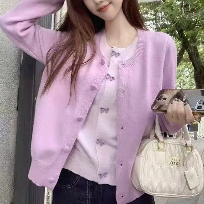 Knit jacket for women with a fine ribbed pattern and an elegant button closure Lune London