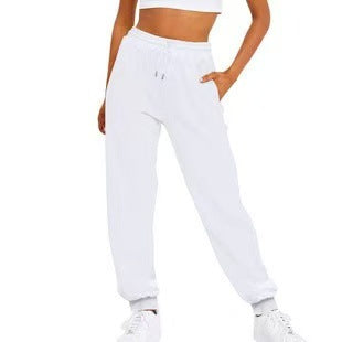 Women's comfortable jogging pants with elastic waistband and side pockets Chic & Stil