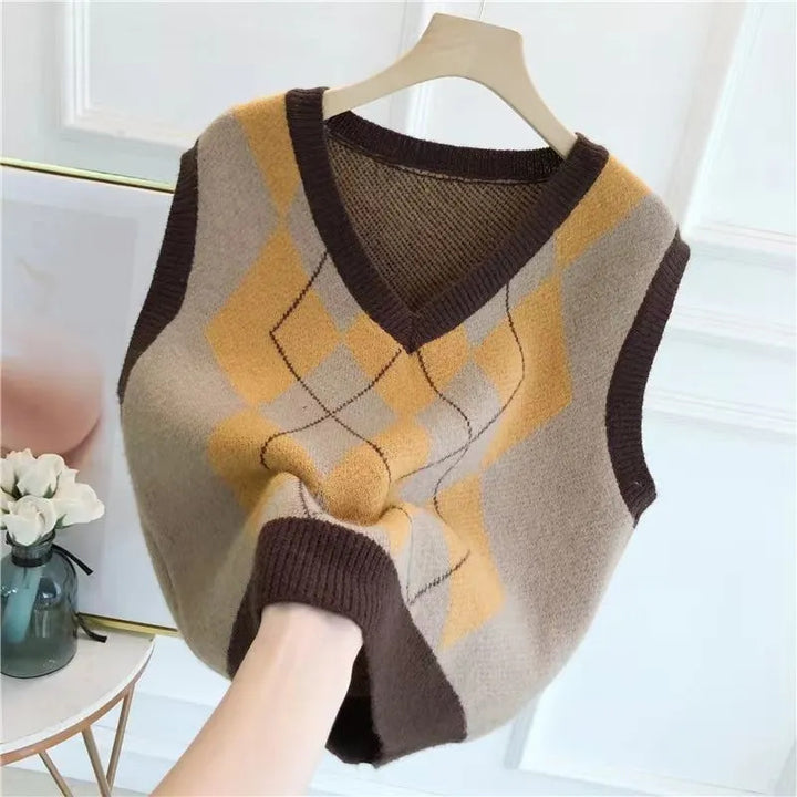Modern plaid knitted vest for ladies Lune London