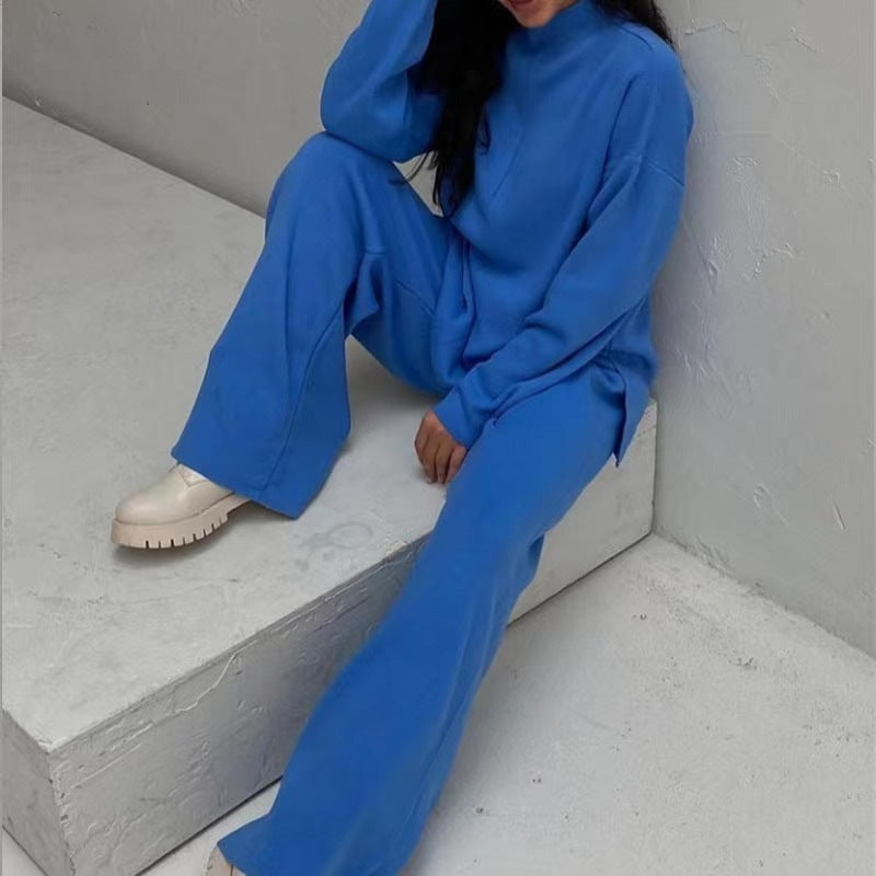 Casual knitted set for women with a loose fit and a high collar Lune London