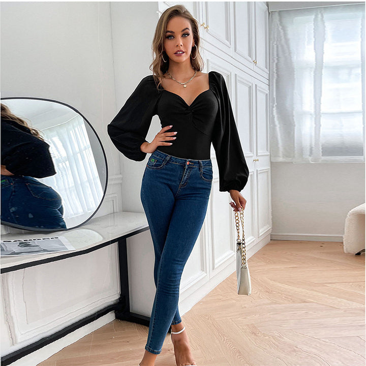 Woman's body with an elegant V neckline and puff sleeves Chic & Stil