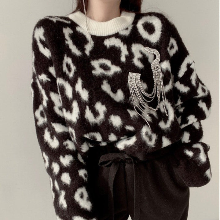 Ladies Large Chic Animal Print Design Sweater