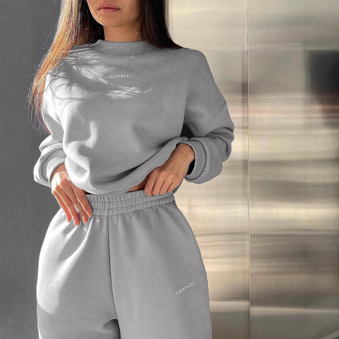 Women's tracksuit with soft inner lining and elastic fit Chic & Stil