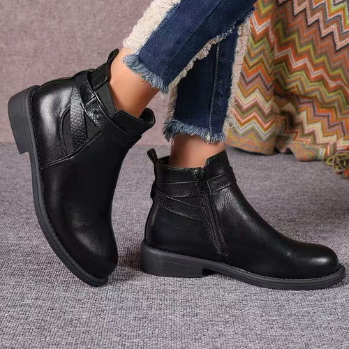 Elegant ankle boots for women with a stylish zipper and a chic comfort design Lune London