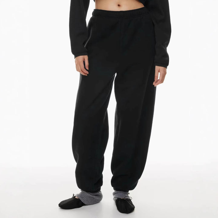 Casual pants for women with elastic waistband and practical pockets Lune London