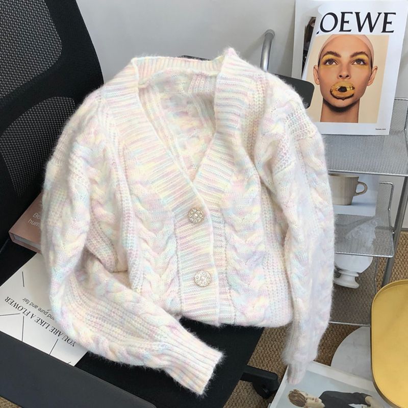 Cardigan confortable pour femmes avec motif en cable décoratif et détails de boutons nobles Chic & Stil