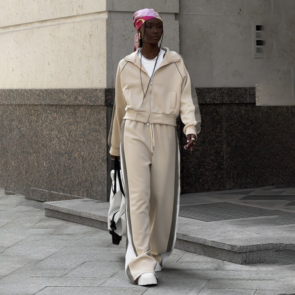 Sporty hooded jacket for women with a modern cut and contrasting details Lune London