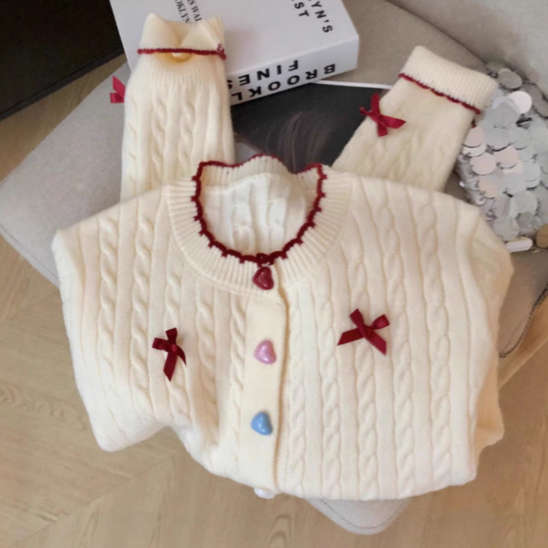 Cardigan en tricot épais pour femmes avec des détails de boutons ludiques et des nœuds