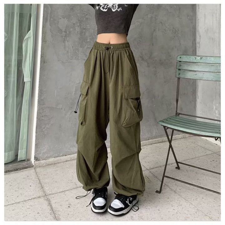Women's cargo pants with versatile cut and practical pockets Chic & Stil