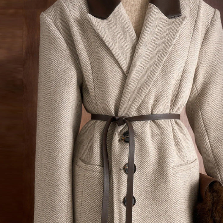 Manteau trench élégant pour femmes avec ceinture et col raffiné Chic & Stil