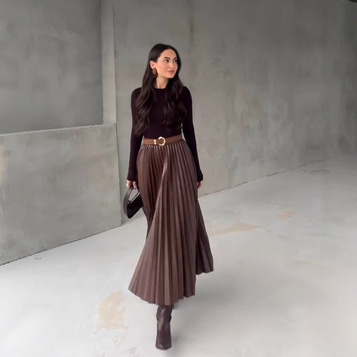 Pleated skirt for women with a flowing cut and elastic waistband Lune London