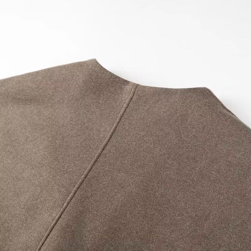 Fashion blazer jacket for women with an elegant cut and practical pockets Lune London