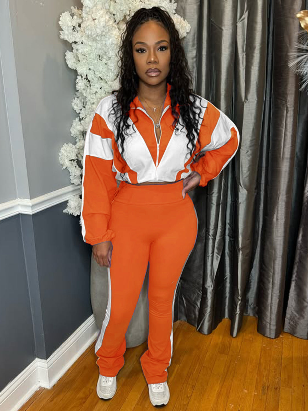 Ladies two-piece sports set with cropped jacket and fitted leggings Lune London