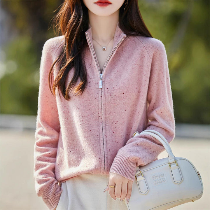 Pull à zip confortable pour femmes avec col haut et texture fine Chic & Stil