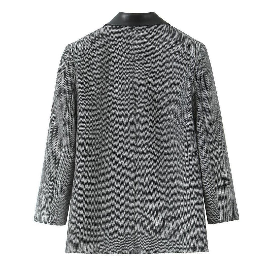 Trendy women's blazer with elegant houndstooth pattern and soft collar Lune London