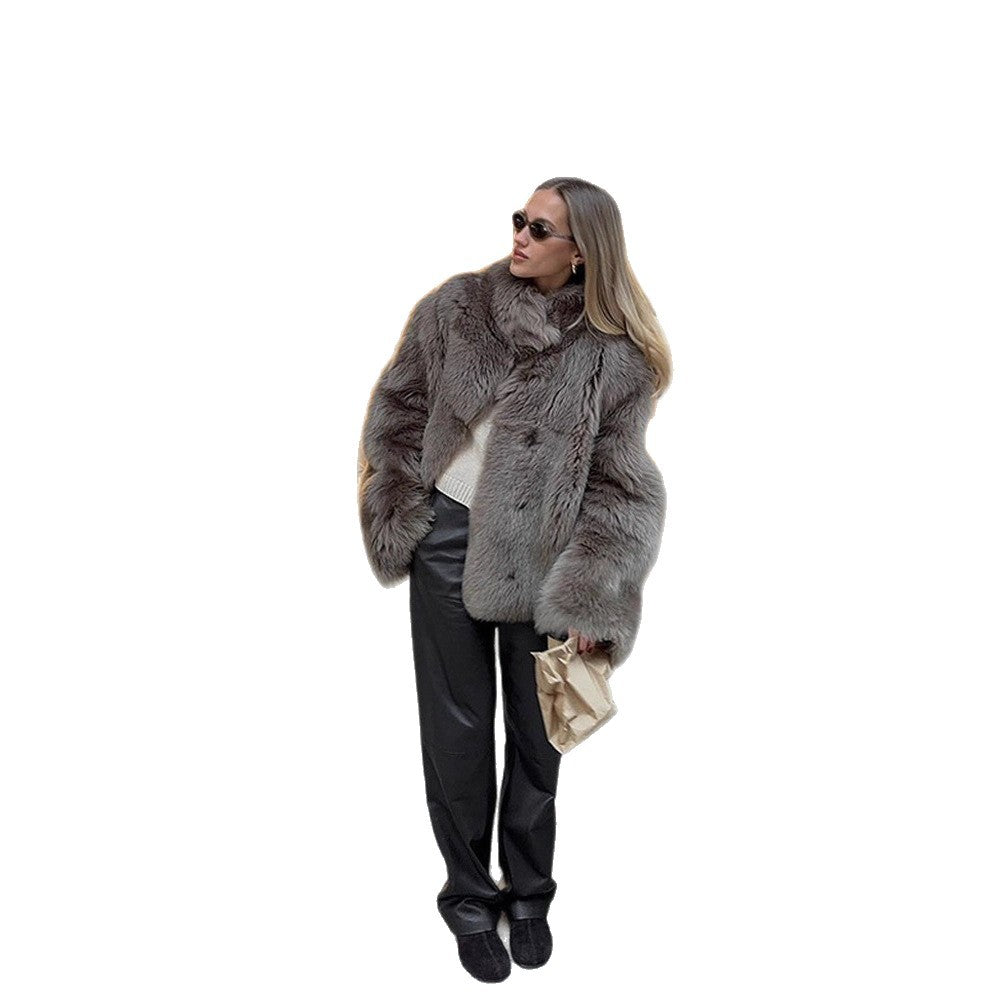 Women's luxurious faux fur coat with voluminous sleeves Lune London