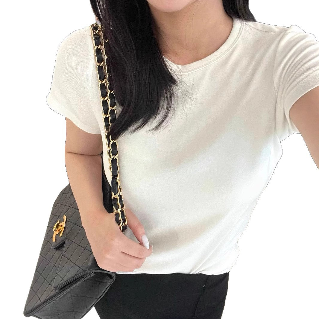 T-shirt basique pour femmes, de haute qualité et ajusté Chic & Stil