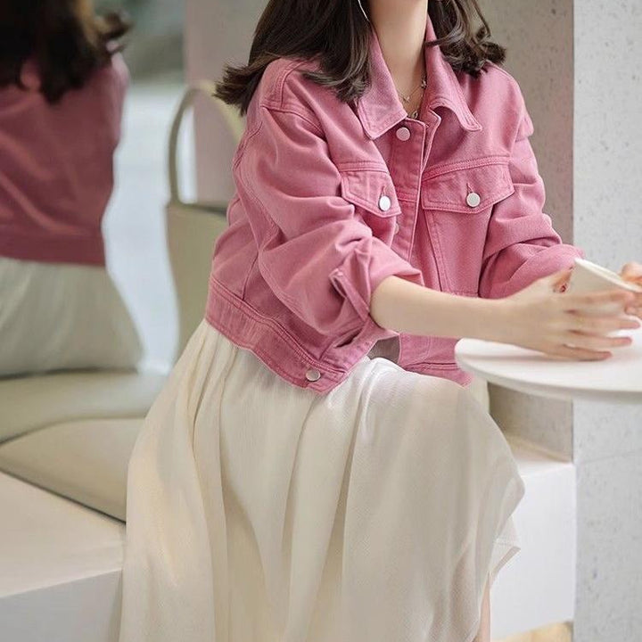 Veste en denim courte pour femmes avec détails modernes Chic & Stil