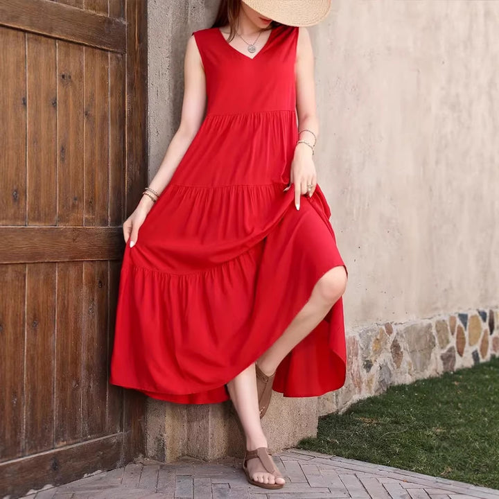 Ladies Elegant Summer Maxi Dress with Voluminous Skirt and V-Neck Lune London