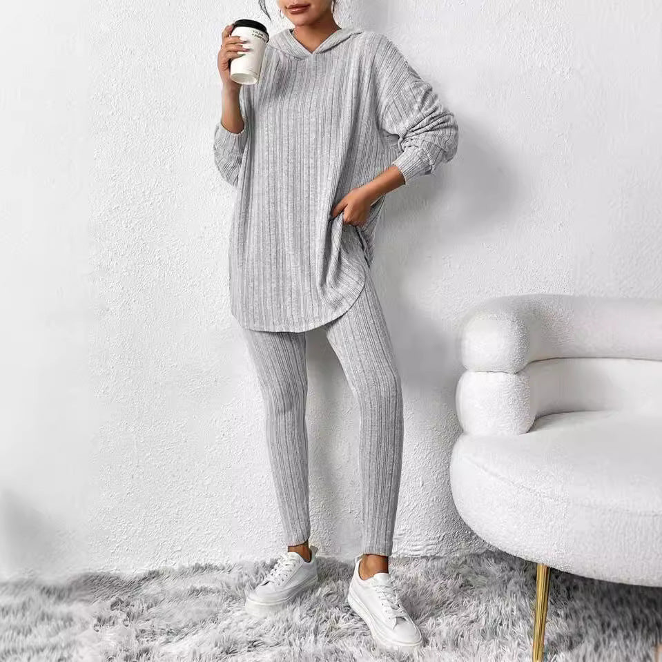 Casual outfit for ladies with oversized sweater and leggings Lune London