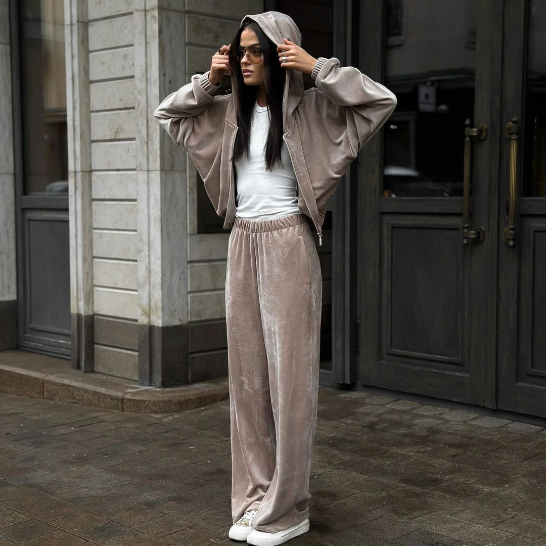 Women's Luxury Velvet Jogging Set with Hood and Elastic Cuffs Lune London