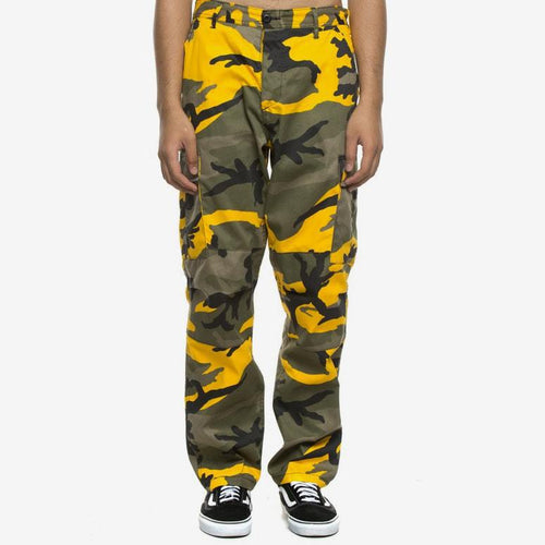 Men's cargo pants with functional pockets and modern camouflage design Lune London