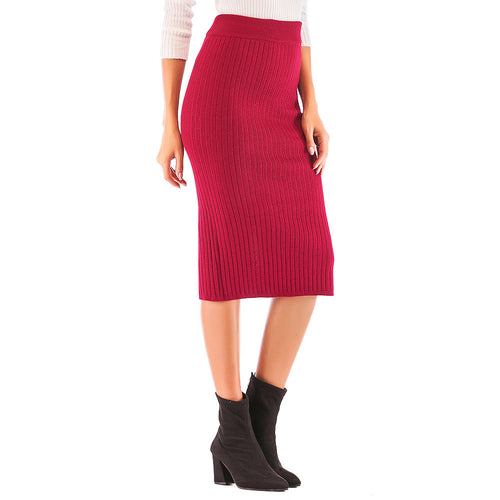 Ladies ribbed knit skirt with side slit Chic & Stil