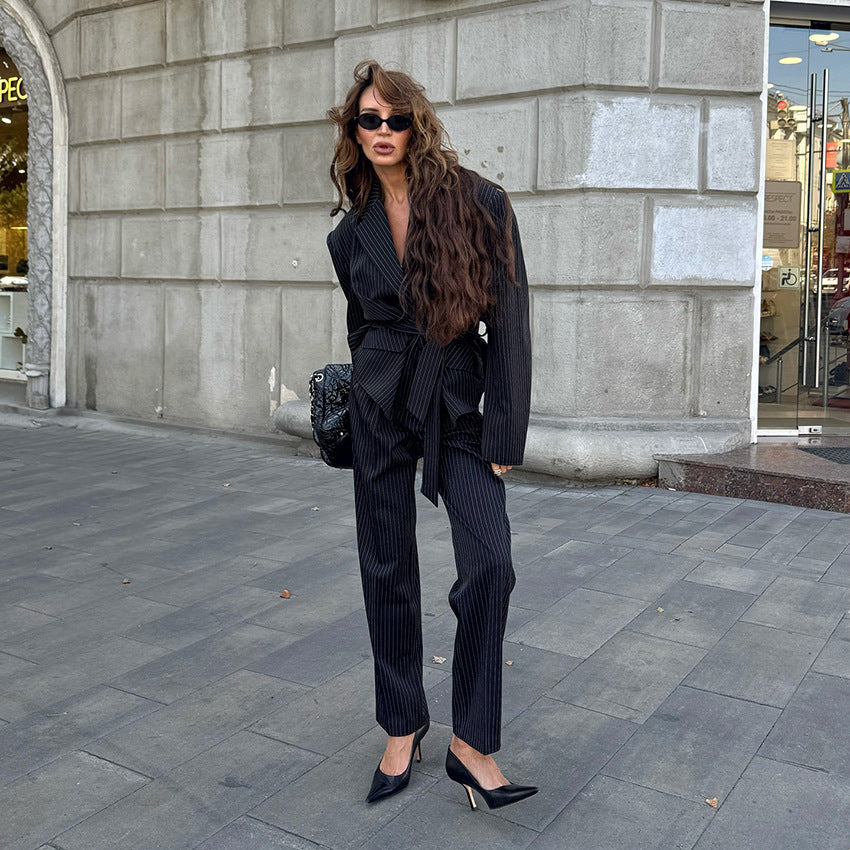 Women’s jacket with tailored fit and tie belt Lune London