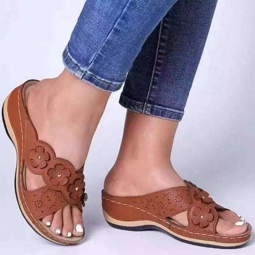 Comfortable floral sandals for women with anatomical sole Lune London