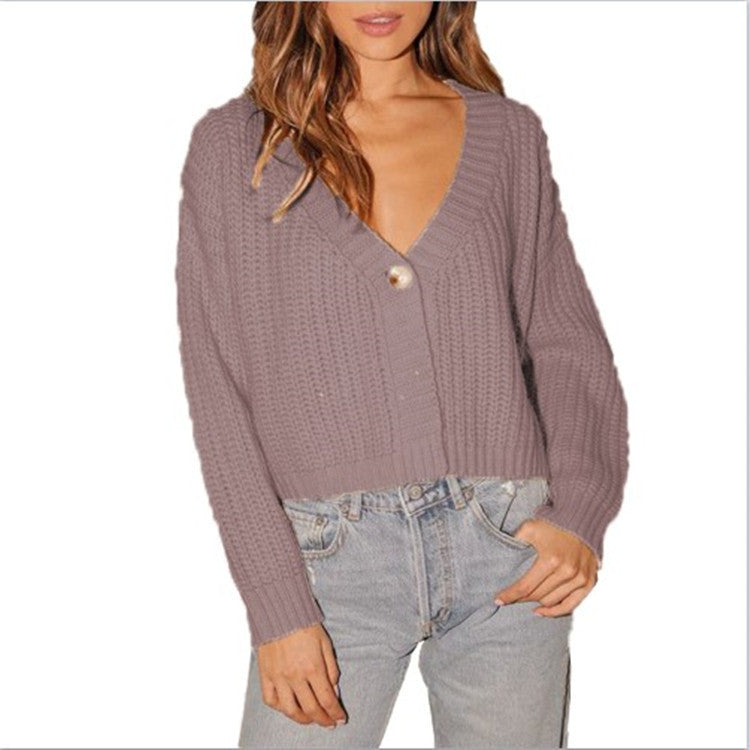 Short knitted cardigan for women with V-neck and trendy button details Lune London