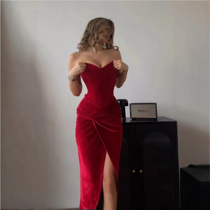 Evening dress for ladies with soft ruffle details and a sculpting silhouette Lune London