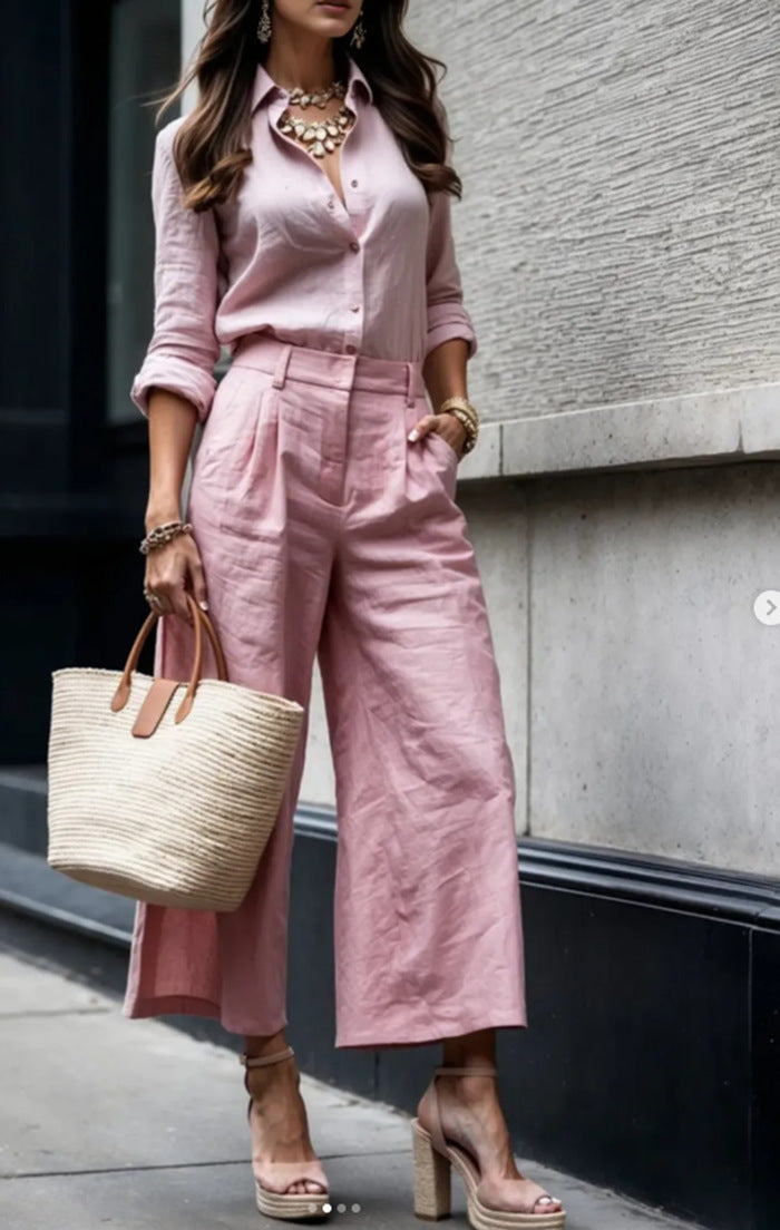 Pantalon féminin élégant en lin avec blouse ajustée et pantalon large Chic & Stil