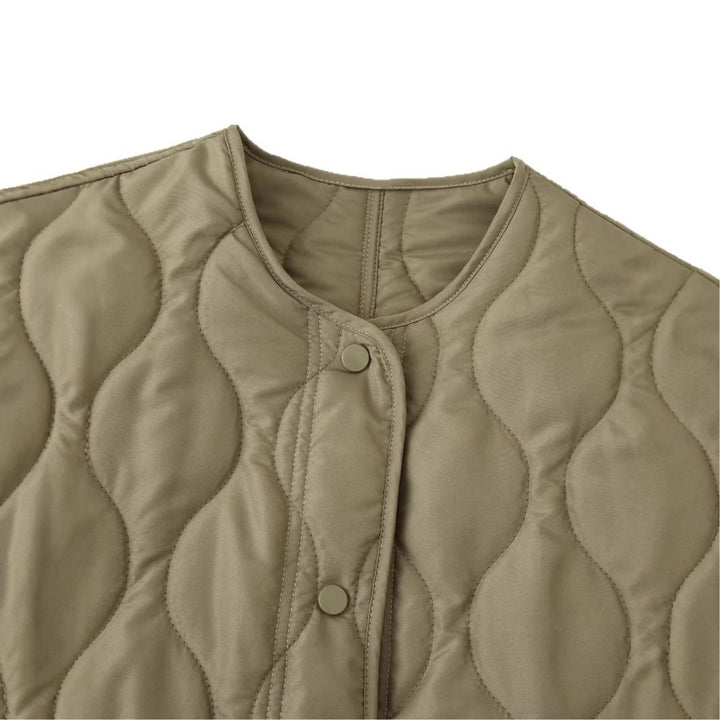 Quilted Transition Jacket for Women with Side Pockets and Elegant Cut Lune London
