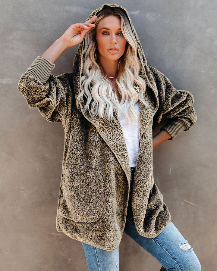 Ladies cozy fleece jacket with wide sleeves and a hood Lune London