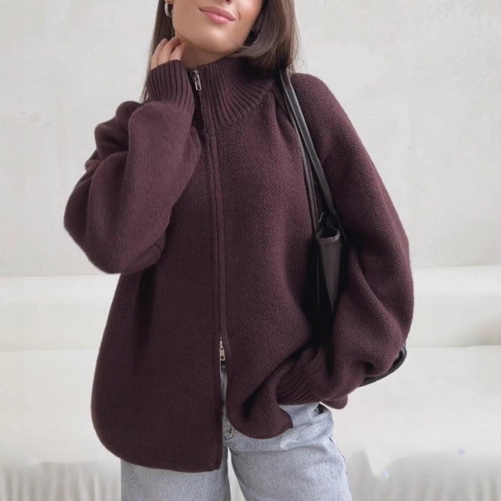 Cardigan pour femmes avec col monté et fermeture éclair Chic & Stil
