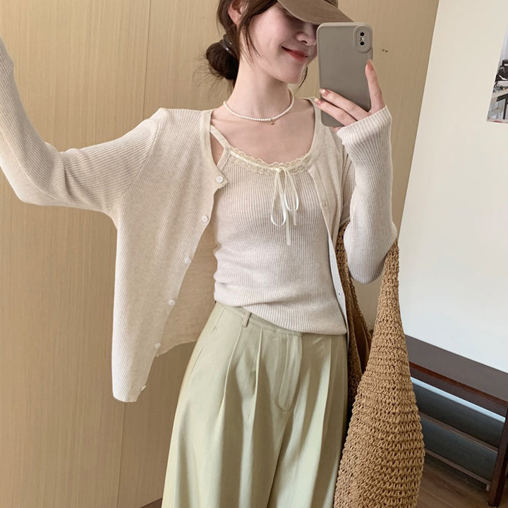 Cardigan décontracté pour femmes avec des détails de boutons à la mode et des manches allongées Chic & Stil
