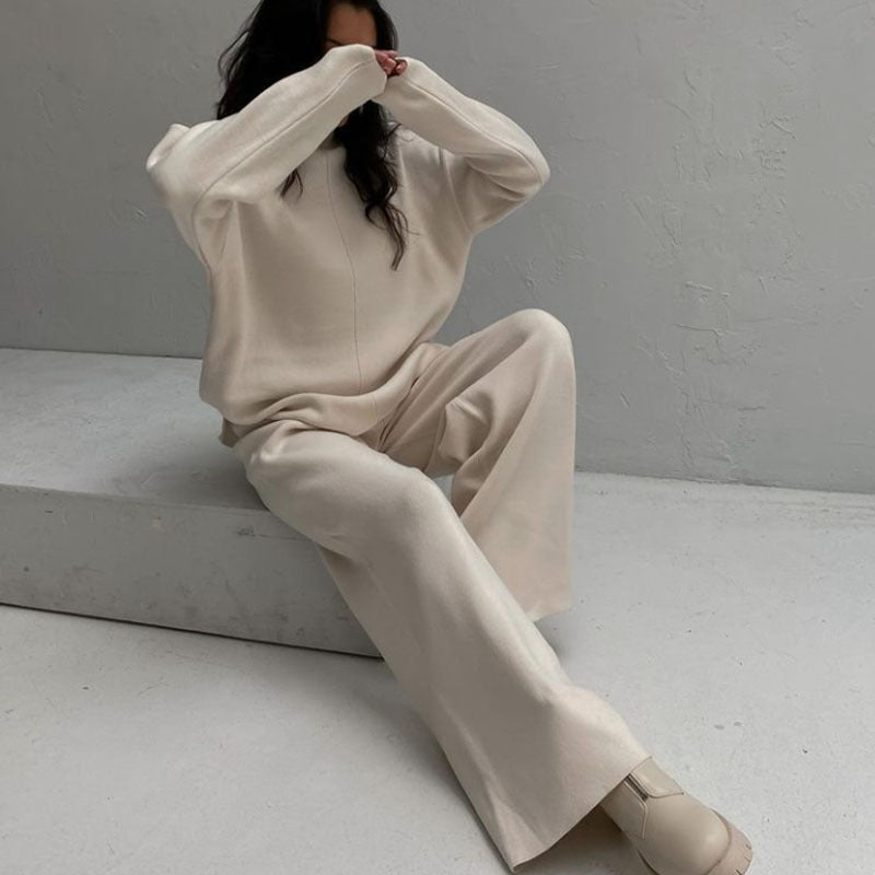 Casual knit set for women with loose fit and high collar Lune London