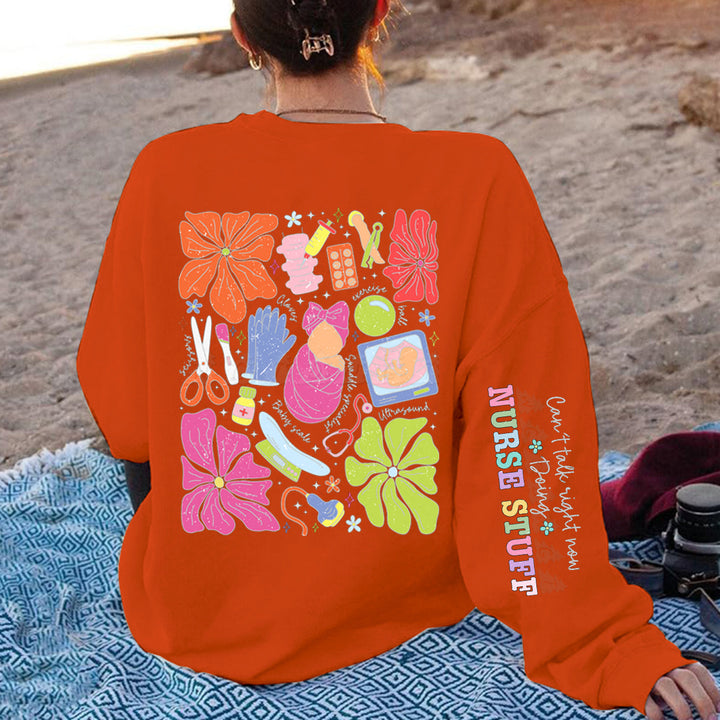 Sweat à capuche pour femmes avec design graphique coloré et motif d'entretien original Chic & Stil