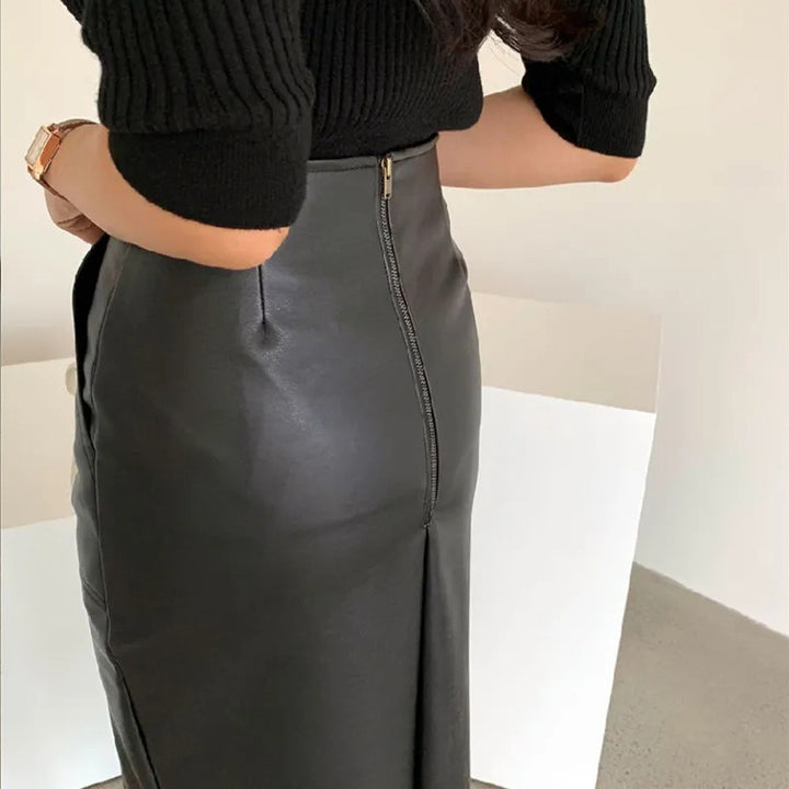 Summer rock in high-quality faux leather for women with side slit Lune London