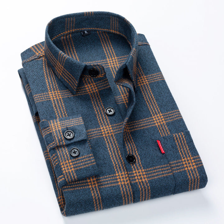Men's plaid shirt with a practical chest pocket design and a comfortable fit Lune London