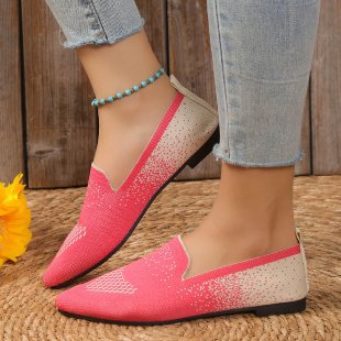 Ladies Elegant and comfortable ballet flats with a trendy top Lune London
