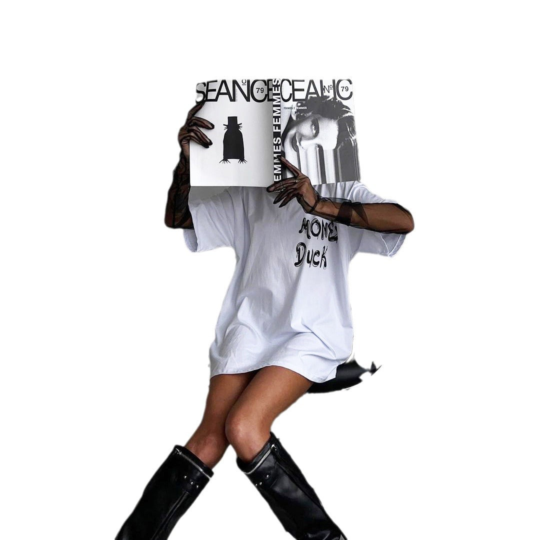 Oversized T-shirt for women with creative print Lune London