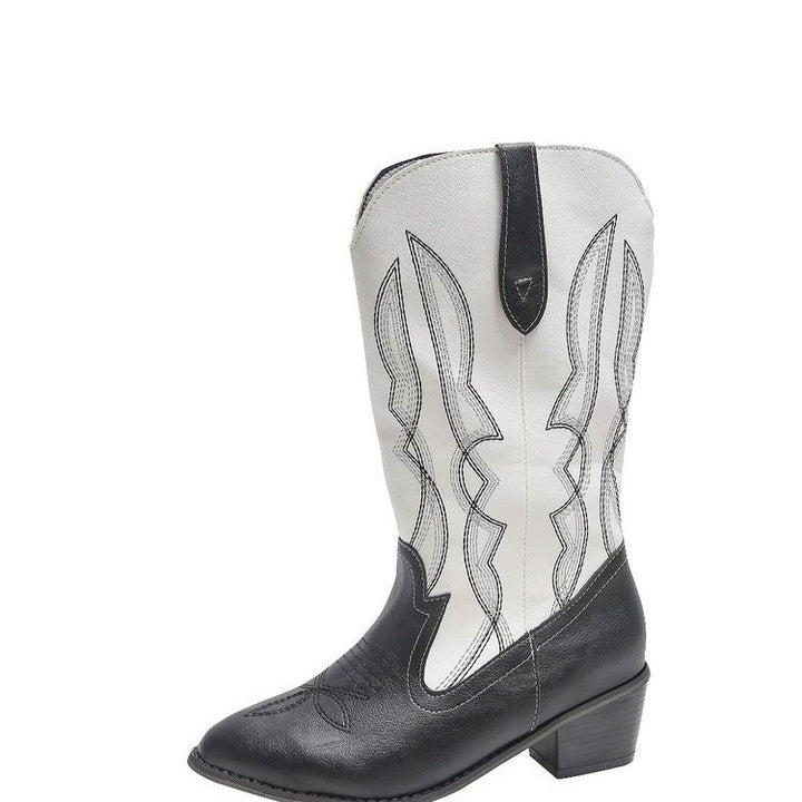 Ladies' cowboy boots with an elegant chic and stylish stitch pattern